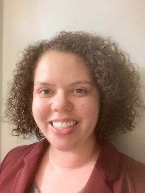 Meet your Posher, Lara